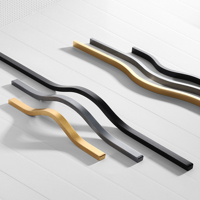 Curved Spring Bar - Gagang Kabinet Emas Disikat Dilapisi -