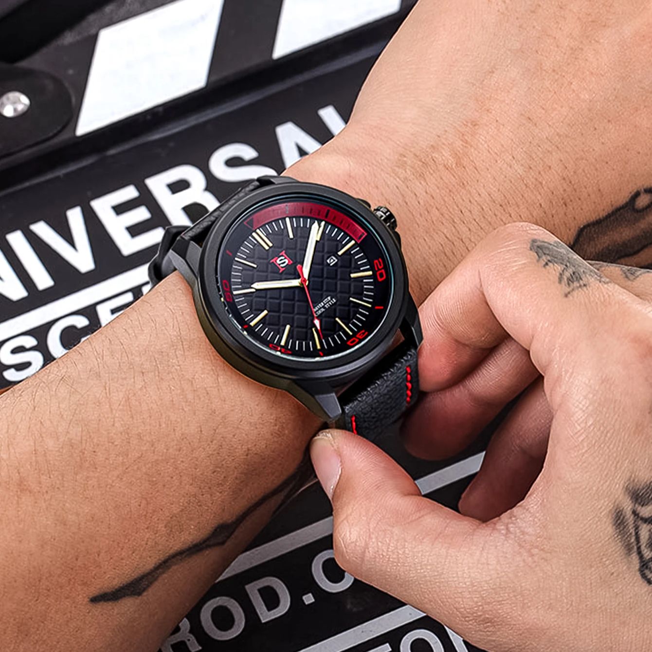Jam tangan pria mode sederhana - Suede Strap Watch ulasan dan harga